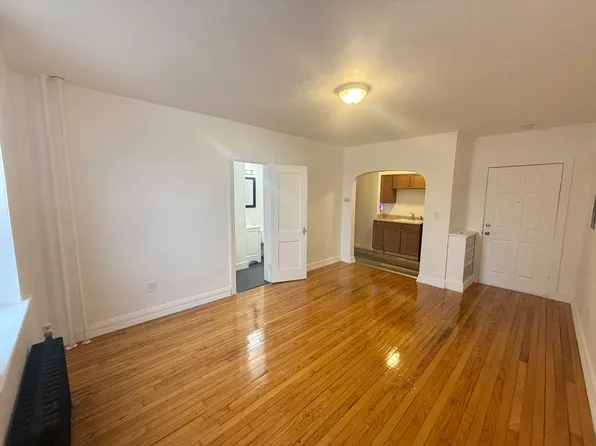 366 4th Ave APT 9, Troy, NY 12182