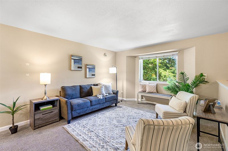 4th image of 504 SW Marion Dr