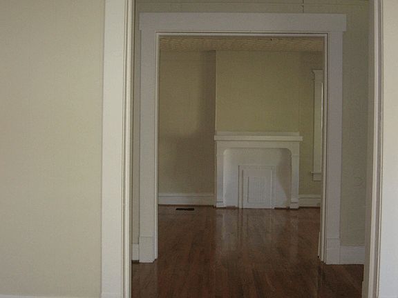 3rd image of 71 E 13th Ave