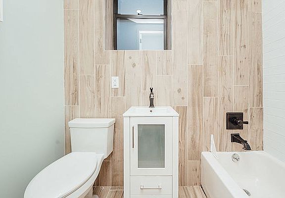 5th image of 903 Saint Johns Pl #2RB