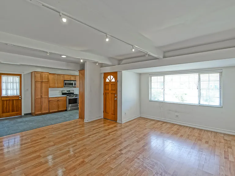 4541 W 172nd St #1A — Photo 37