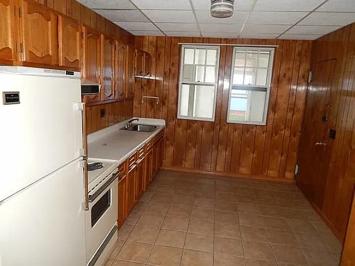 169 College St #6 — Photo 11