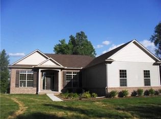 807 Arboretum Dr, Saline, MI 48176