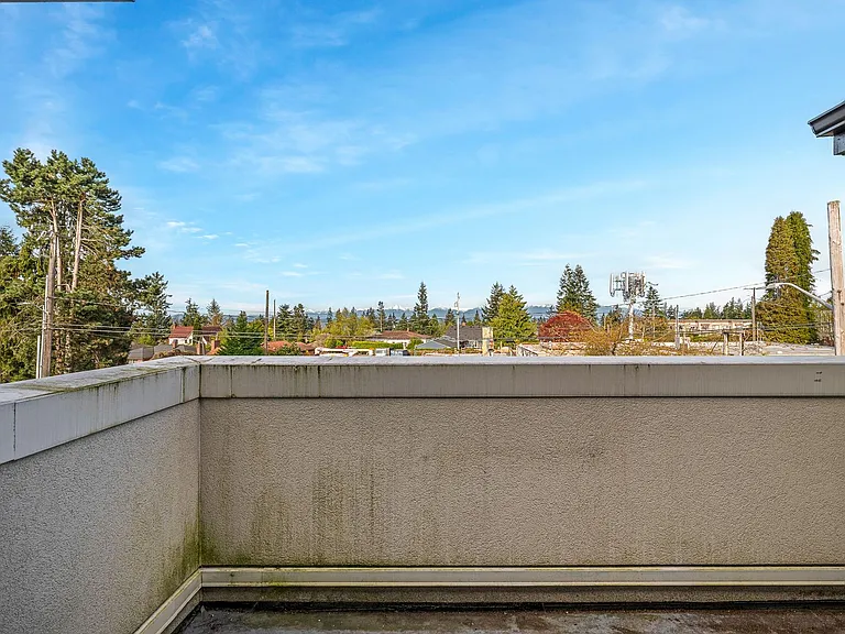 Daniels Apartments — Photo 40