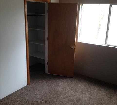 2nd image of 272 NE Leo St