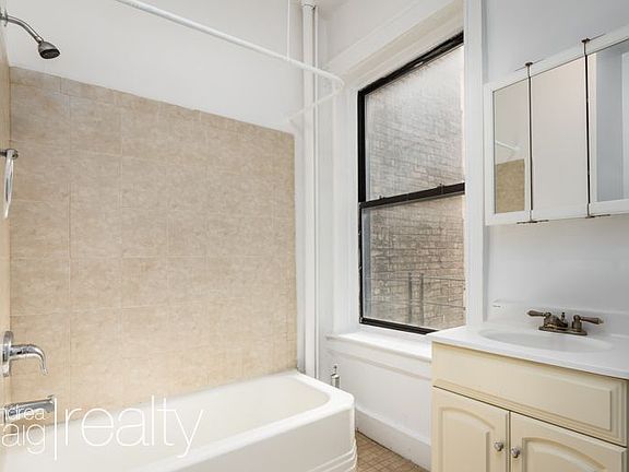 5th image of 440 Saint Johns Pl APT 3A