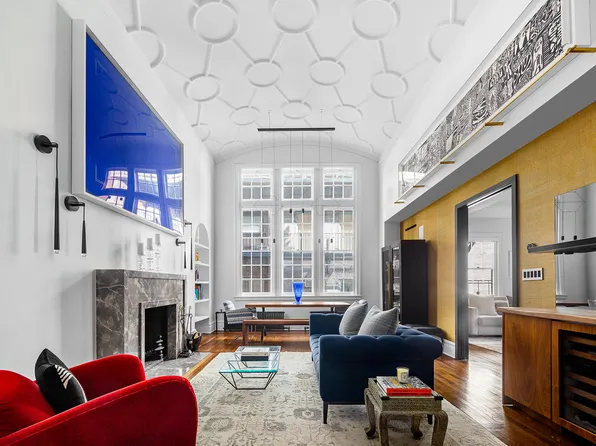 45 East 9th Street image 1 of 22