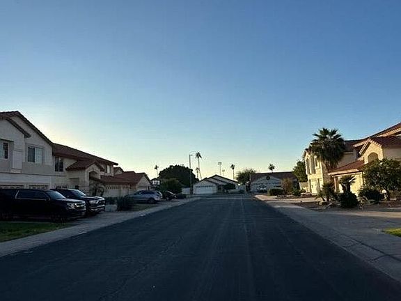 4th image of 5805 W Aster Dr