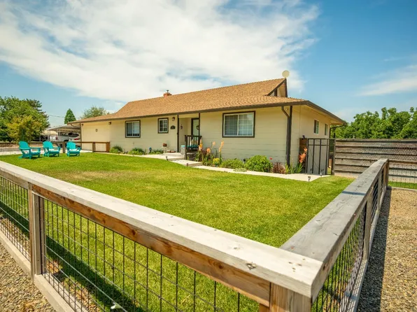 7737 Gilbert Rd, Oakdale, CA 95361
