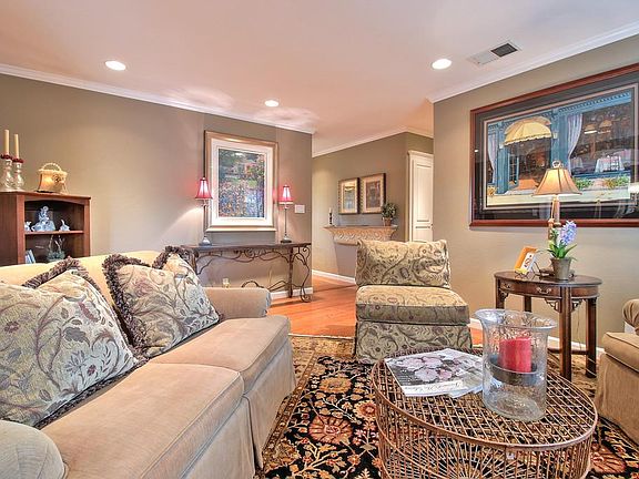 4th image of 1438 Pinehurst Dr
