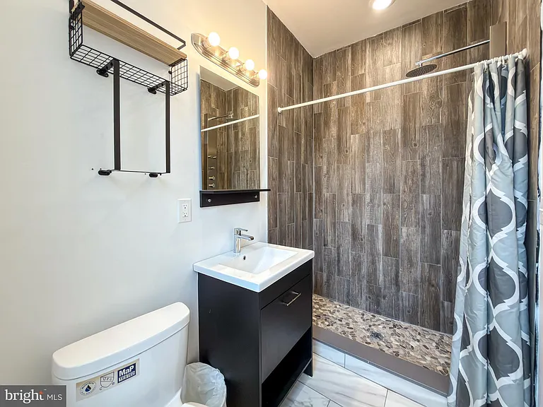 2129 Pine St #2F — Photo 4