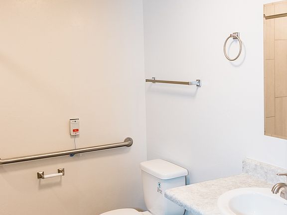5th image of 104 White Ave #202