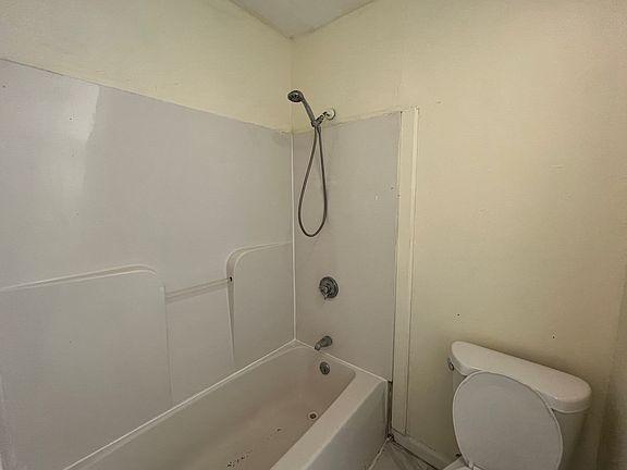 5th image of 99 Lounsbury Ave