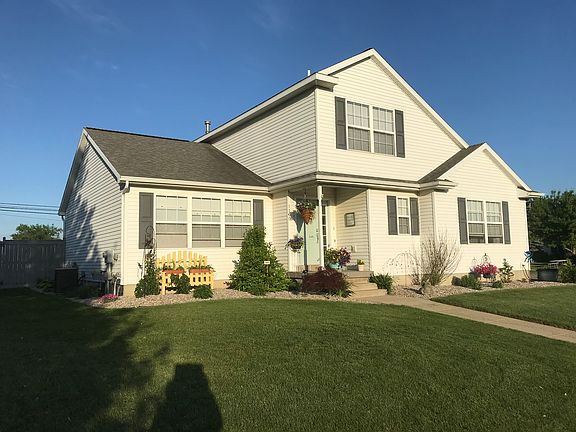 3rd image of 1100 Lois Ln