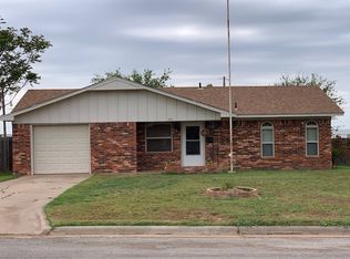 402 W Cherry St, Fairview, OK 73737