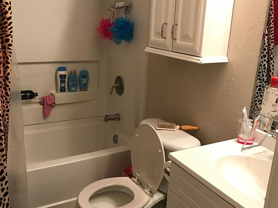 2nd image of 830 Kearney St APT 1