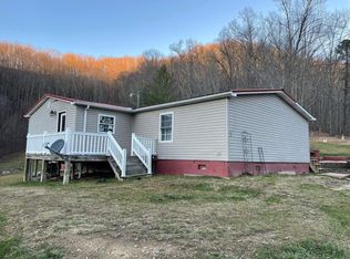 6907 Short Creek Rd, Pound, VA 24279