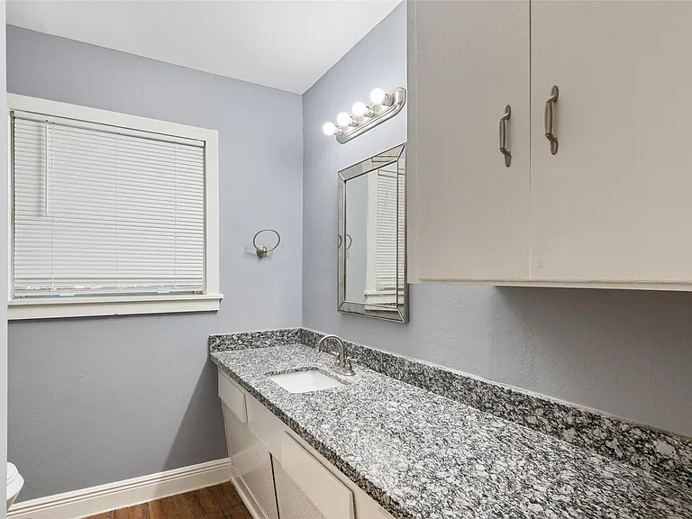 10502 Royal Oaks Dr — Photo 12