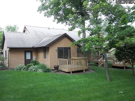 3rd image of 3908 Oakridge Dr NE