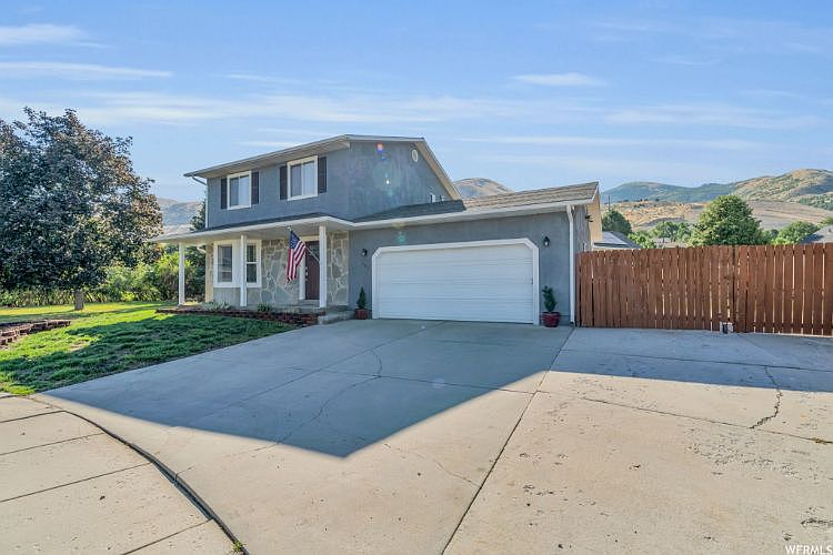 1st image of 607 W Independence Cir S