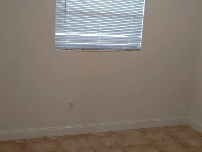 652 NW 3rd St #103 — Photo 6