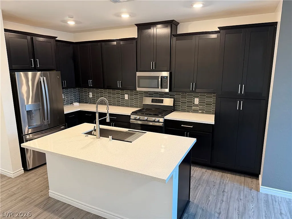 3 bed, 3.0 bath, 1518 sqft, $2,300 — Photo 2