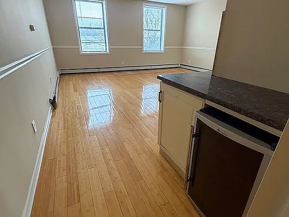 3rd image of 998 Broadway #4A
