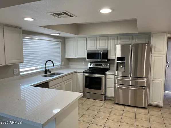 3946 W CHOLLA Street, Phoenix, AZ 85029