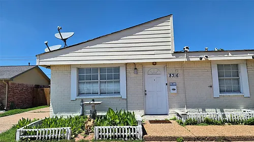 8316 Beechnut St Photo 1