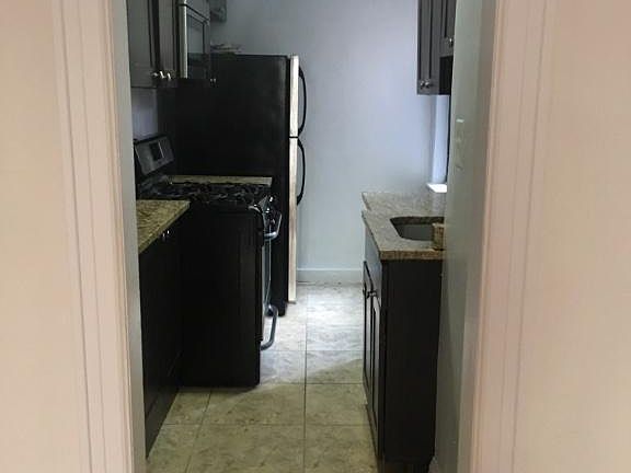 4th image of 18916 37th Ave #16C