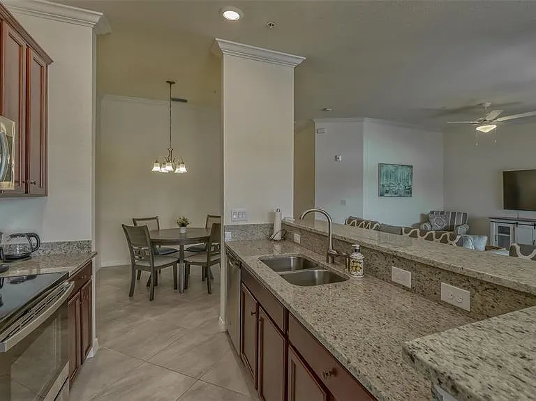 5624 Palmer Cir #203 — Photo 24