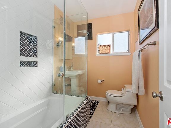5th image of 1318 N Crescent Heights Blvd APT 102