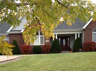 8768 Whitetail Ln, Dubuque, IA 52003