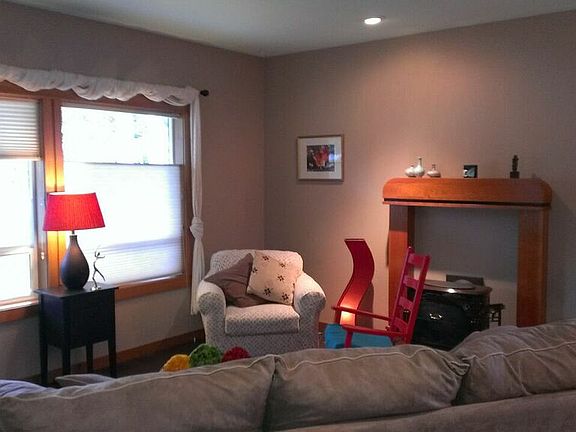 4th image of 1186 Dewey Dr