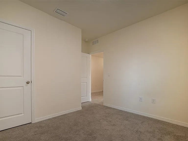 8318 Claw Glades Loop — Photo 10