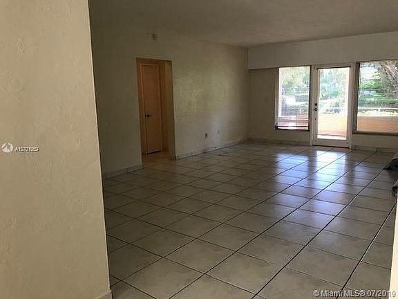 5th image of 30 Park Dr APT 11