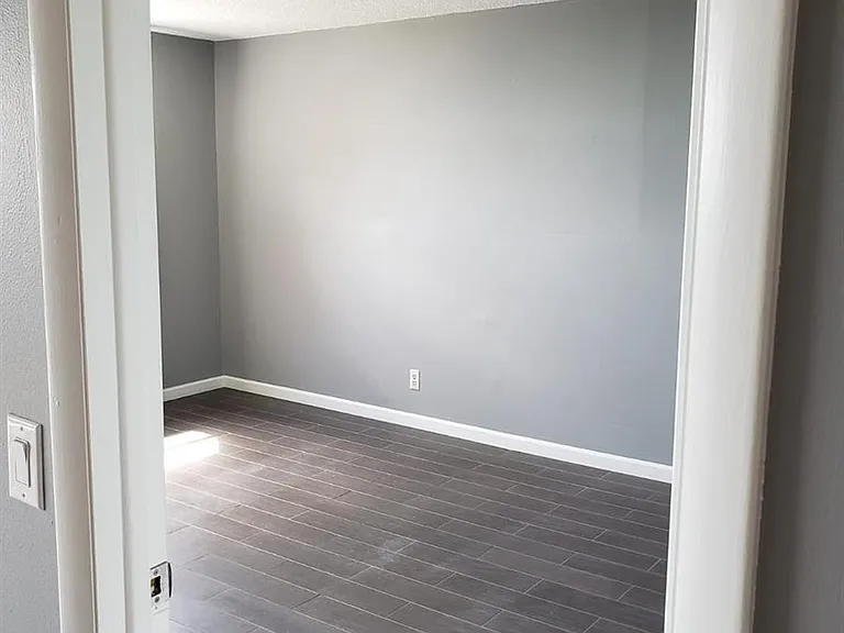 NW 68th Ave — Photo 6