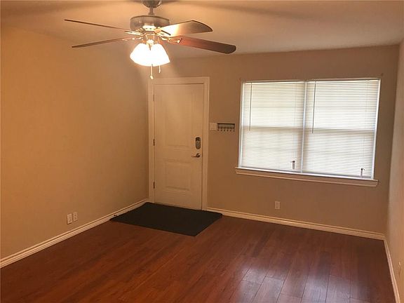 2nd image of 1527 Carson Dr