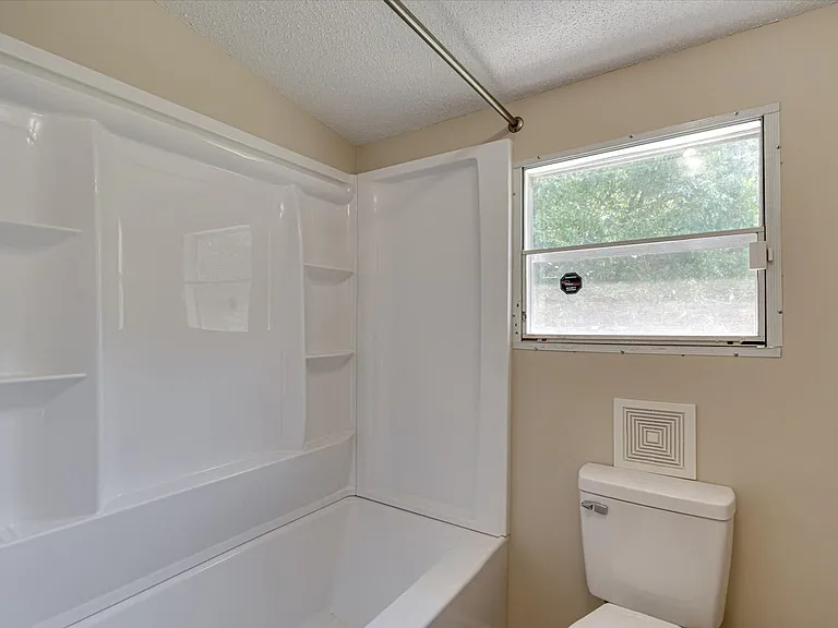 842 Emery Rd — Photo 18