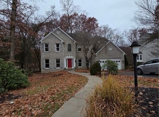 2001 Buckingham Dr, Mars, PA