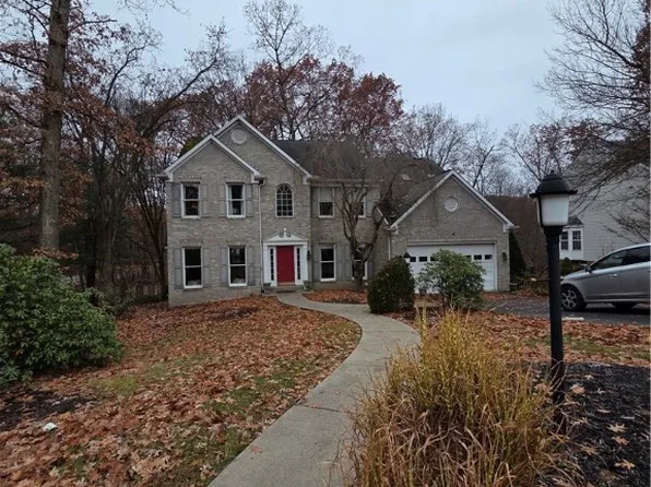 2001 Buckingham Dr, Mars, PA 16046