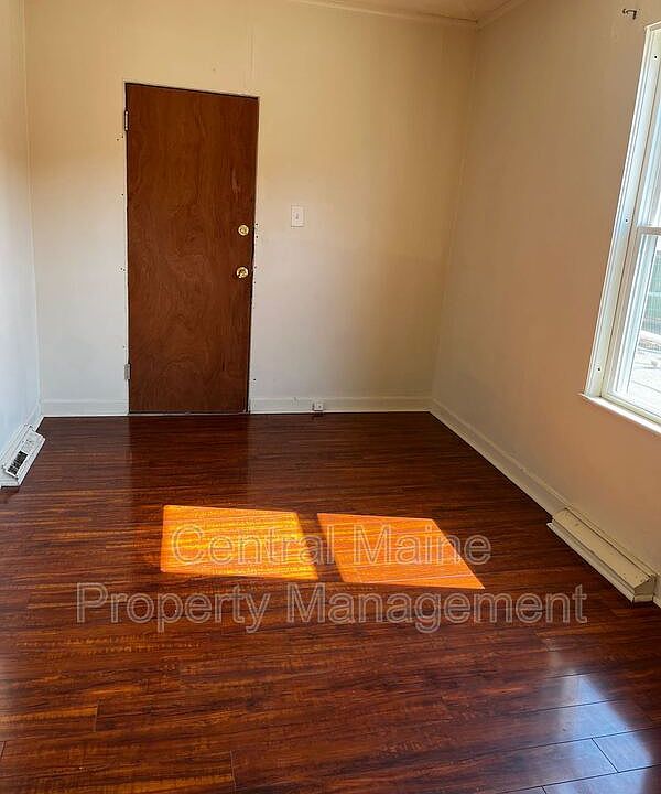 182 Blake St Lewiston ME Zillow