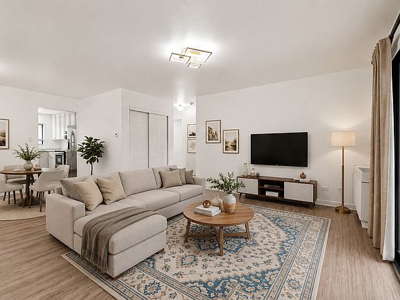 2nd image of 2213 Nichols Rd APT B