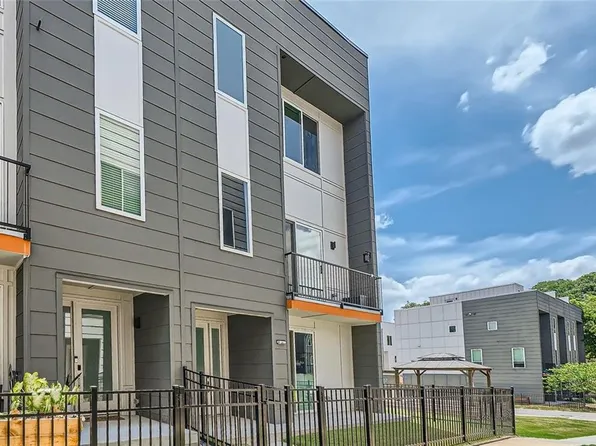 1629 Tf Scully Dr, Atlanta, GA 30317