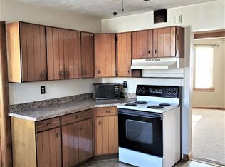 82 Archie St APT 1R, Chicopee, MA 01020