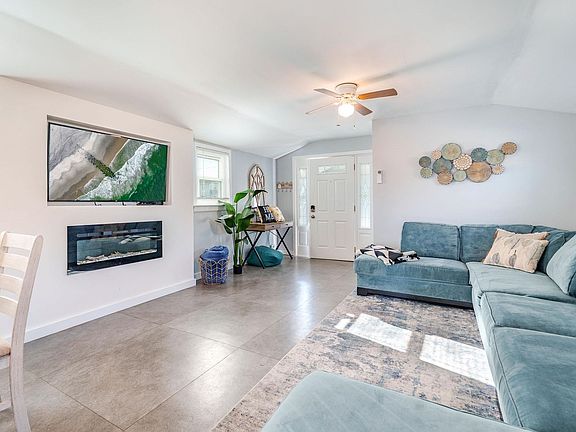 4th image of 3003 Hudson Ave