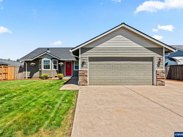 1081 Siuslaw St, Harrisburg, OR 97446