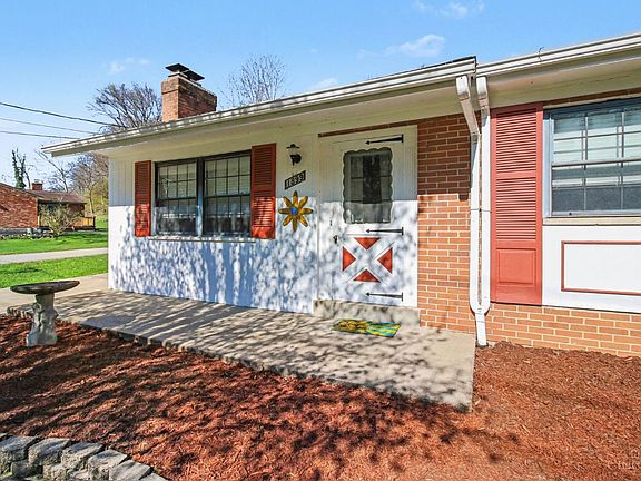 3rd image of 1899 Berkshire Rd