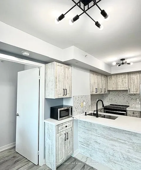 5740 Yonge St #1401 — Photo 17
