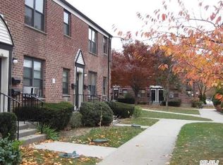 69-48 197th St #2, Fresh Meadows, NY 11365